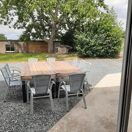 Du Marié à 7mn Du Puy Du F0u Chambretaud