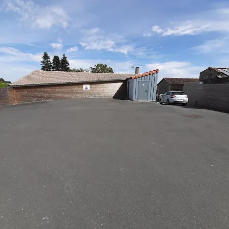 Du Marié à 7mn Du Puy Du F0u Сasa de vacaciones *