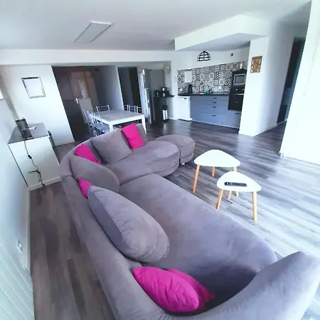 Du Marié à 7mn Du Puy Du F0u Сasa de vacaciones Chambretaud