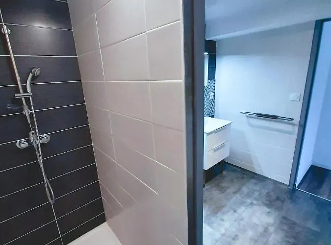 Dom wakacyjny Du Marie A 7mn Du Puy Du F0u